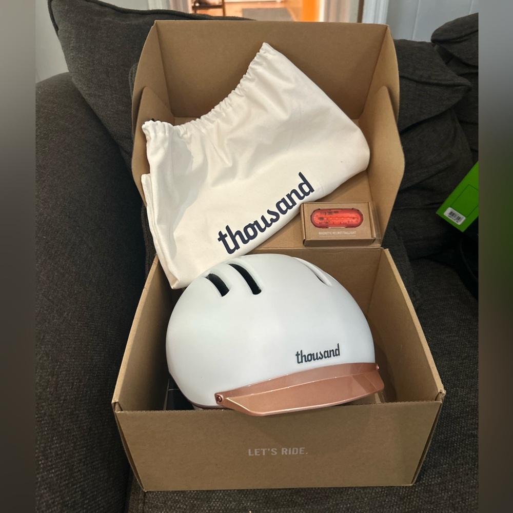 Thousand Chapter MIPS Supermoon White Helmet Large, with Light, Bag, Unisex, New